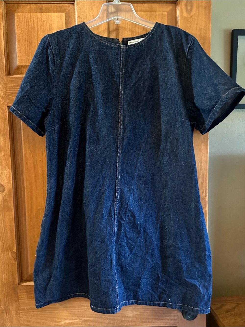Abercrombie & Fitch Indigo Denim Shift Dress with pockets. Zip up back closure